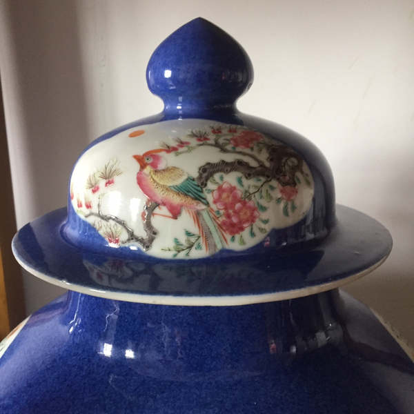 古玩陶瓷清光緒灑藍釉開光粉彩博古清供花鳥紋將軍蓋拍賣,當前價格38000元