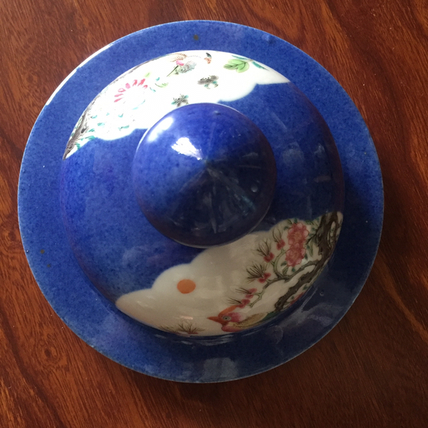 古玩陶瓷清光緒灑藍釉開光粉彩博古清供花鳥紋將軍蓋拍賣,當前價格38000元
