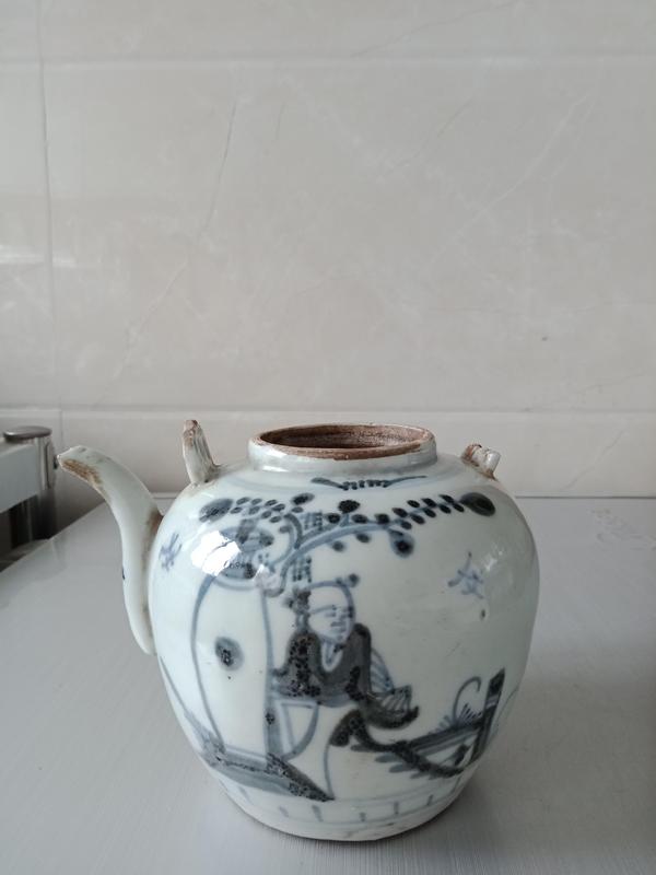 古玩陶瓷清中期青花人物紋提梁壺拍賣,當前價格680元