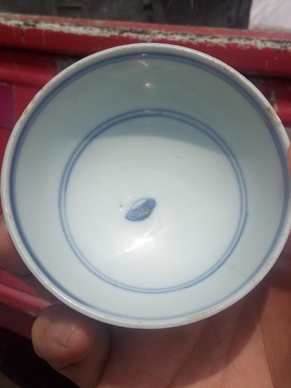 古玩陶瓷明代晚期青花草龍紋杯,雞缸杯有人見過青花漂亮青花款公雞款,見的人很少啊!拍賣,當前價格12999元
