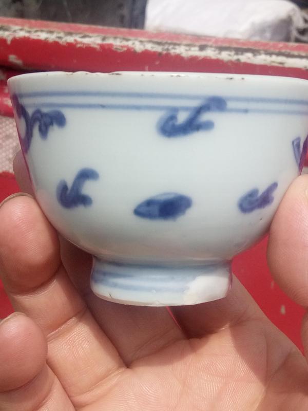 古玩陶瓷明代晚期青花草龍紋杯,雞缸杯有人見過青花漂亮青花款公雞款,見的人很少啊!拍賣,當前價格12999元