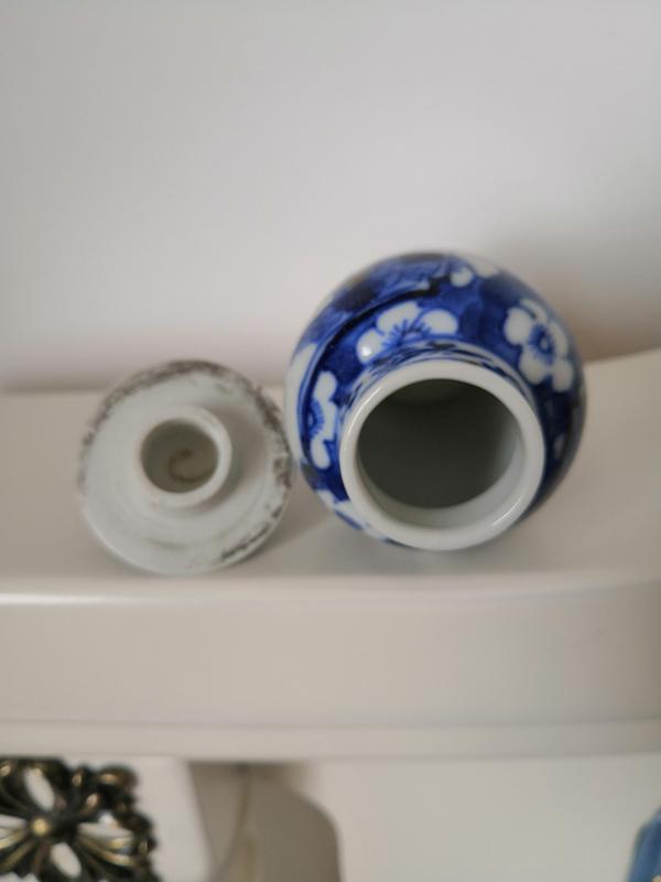 古玩陶瓷清晚期青花人物蓋瓶拍賣,當前價格688元