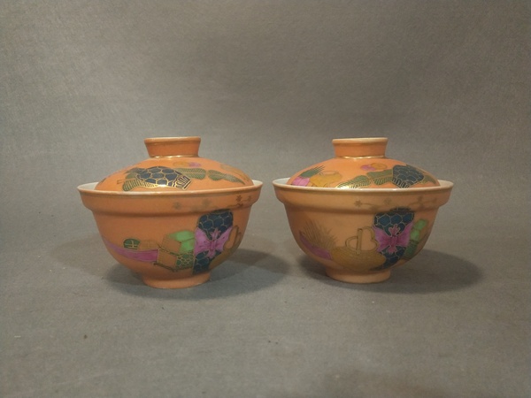 古玩轉賣**紅地粉彩描金折沿蓋碗拍賣，當前價格2888元
