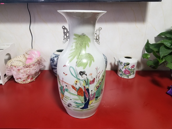 古玩陶瓷民國(guó)粉彩人物瓶拍賣(mài),當(dāng)前價(jià)格500元