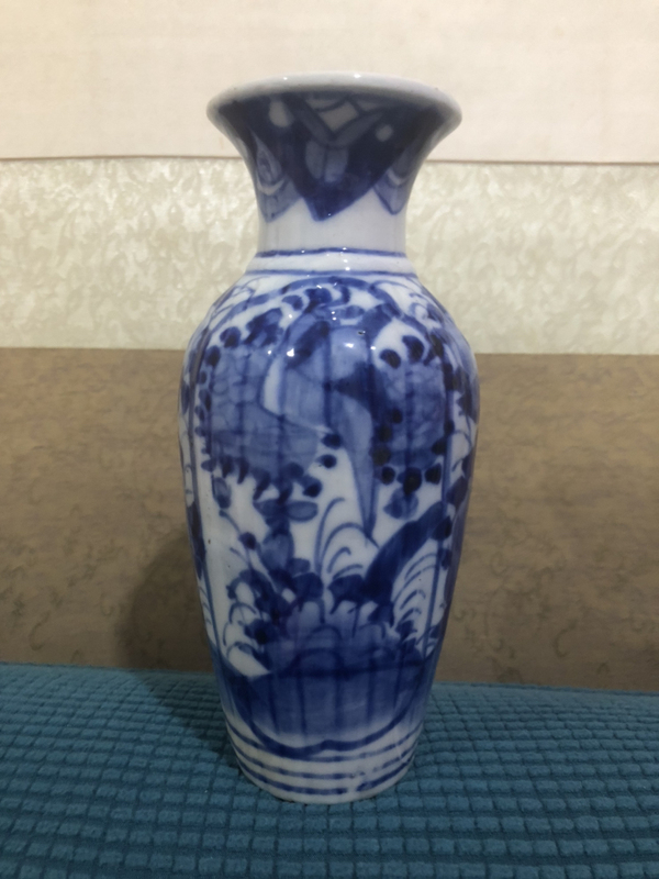 古玩轉賣青花花卉紋瓜棱瓶拍賣,當前價格1999元