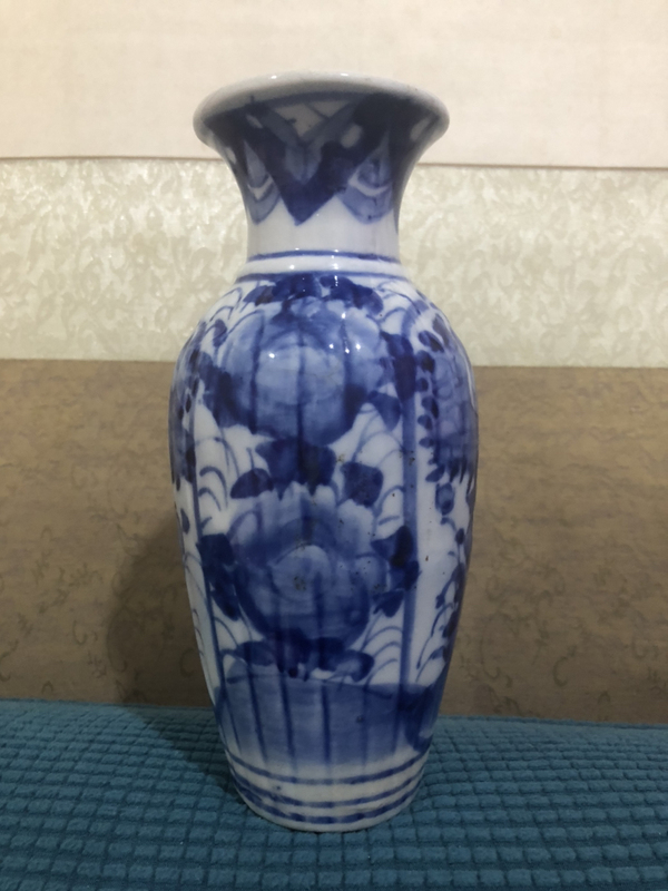 古玩陶瓷青花花卉紋瓜棱瓶拍賣，當前價格650元