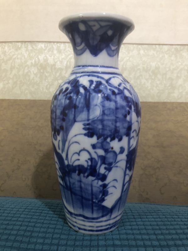 古玩陶瓷青花花卉紋瓜棱瓶拍賣，當前價格650元