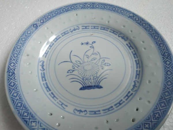 古玩陶瓷景德鎮玲瓏瓷盤拍賣,當前價格88元