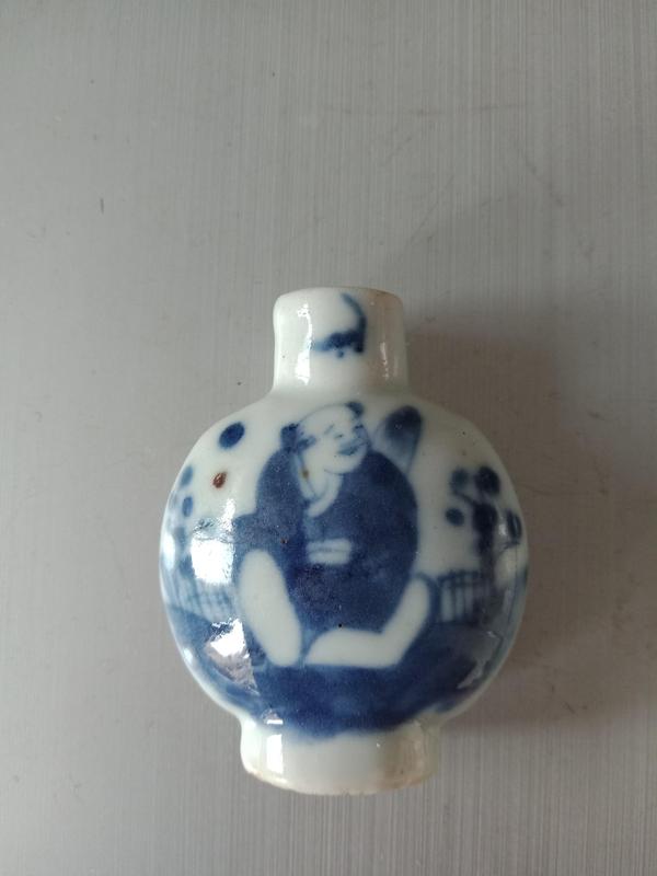 古玩陶瓷晚清人物紋青花鼻煙壺拍賣,當前價格1200元