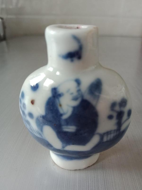 古玩陶瓷晚清人物紋青花鼻煙壺拍賣,當前價格1200元