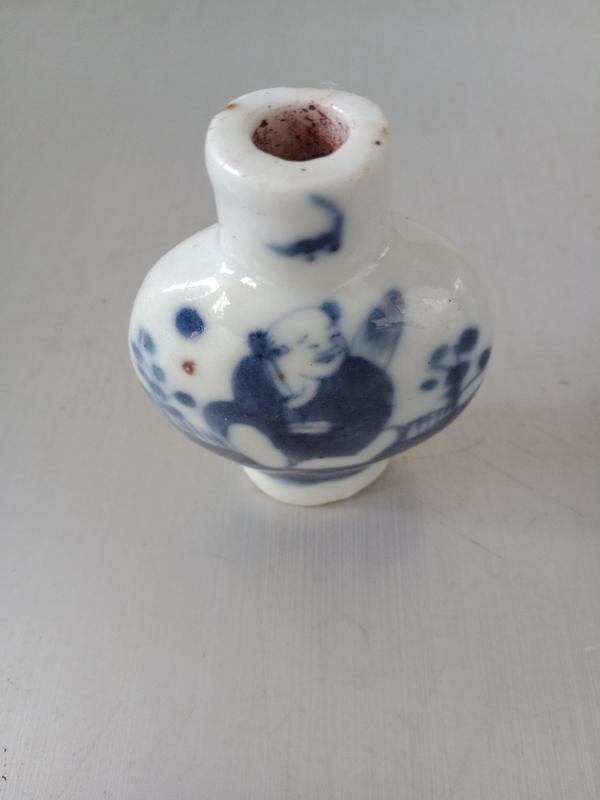 古玩陶瓷晚清人物紋青花鼻煙壺拍賣,當前價格1200元