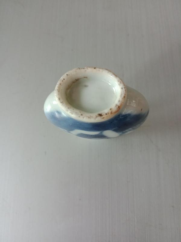 古玩陶瓷晚清人物紋青花鼻煙壺拍賣,當前價格1200元