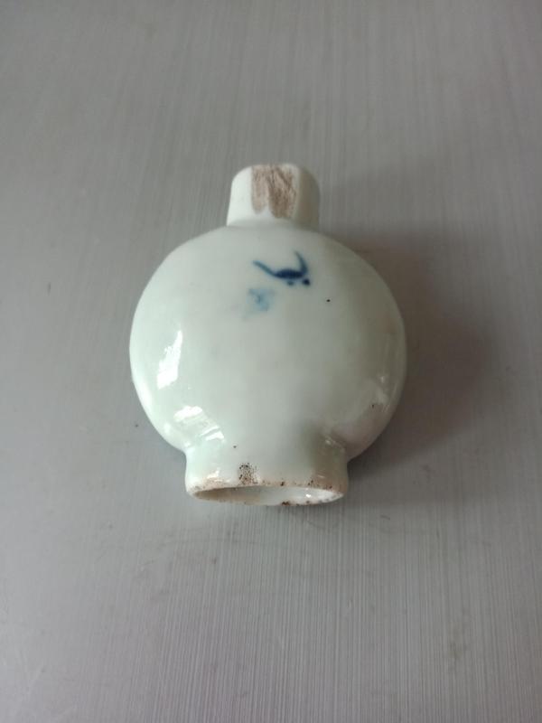 古玩陶瓷晚清人物紋青花鼻煙壺拍賣,當前價格1200元