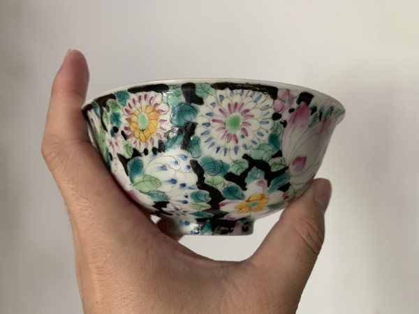 古玩陶瓷民國 墨地粉彩百花不露地碗 一對拍賣，當前價格228元