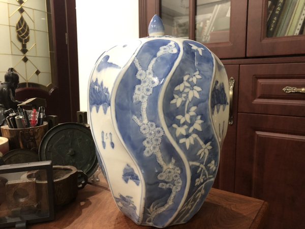 古玩轉(zhuǎn)賣青花蓋罐(超精品)拍賣,當(dāng)前價(jià)格0元