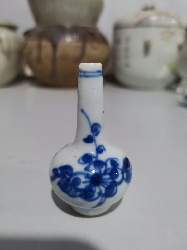 古玩轉(zhuǎn)賣(mài)康熙青花天球瓶拍賣(mài),當(dāng)前價(jià)格688元