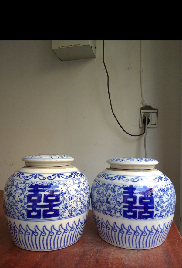古玩轉賣花卉紋青花罐拍賣，當前價格0元