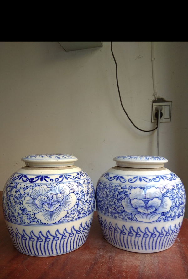 古玩陶瓷花卉紋青花罐拍賣，當前價格2000元