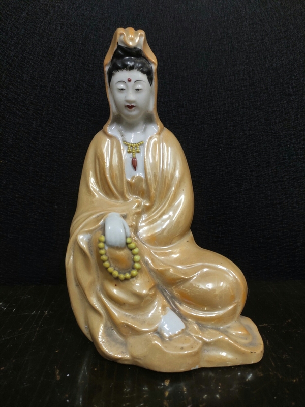 古玩陶瓷民國(guó)觀音塑像拍賣,當(dāng)前價(jià)格1600元