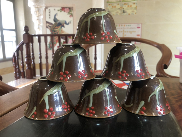 古玩陶瓷外紫金釉內(nèi)青花魚藻紋杯拍賣，當(dāng)前價(jià)格888元