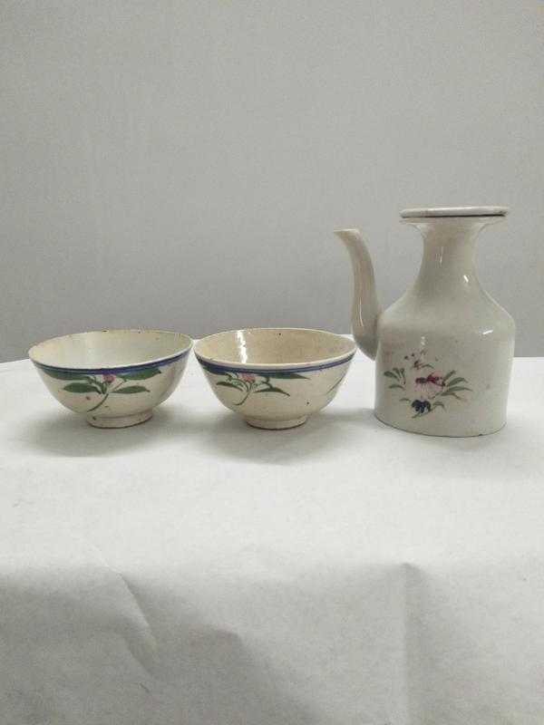 古玩陶瓷民國彩繪花卉紋壺碗一套拍賣，當(dāng)前價格800元