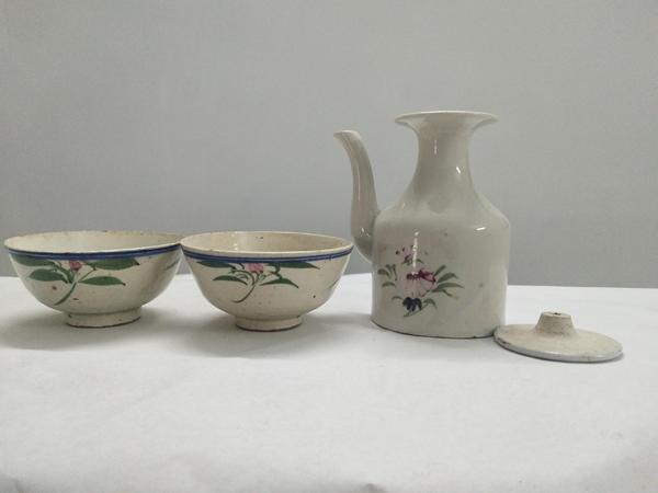 古玩陶瓷民國彩繪花卉紋壺碗一套拍賣，當(dāng)前價格800元