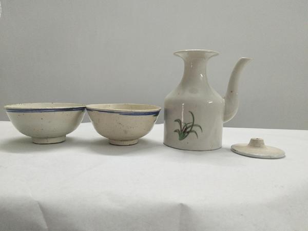 古玩陶瓷民國彩繪花卉紋壺碗一套拍賣，當(dāng)前價格800元
