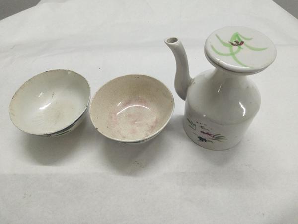 古玩陶瓷民國彩繪花卉紋壺碗一套拍賣，當(dāng)前價格800元
