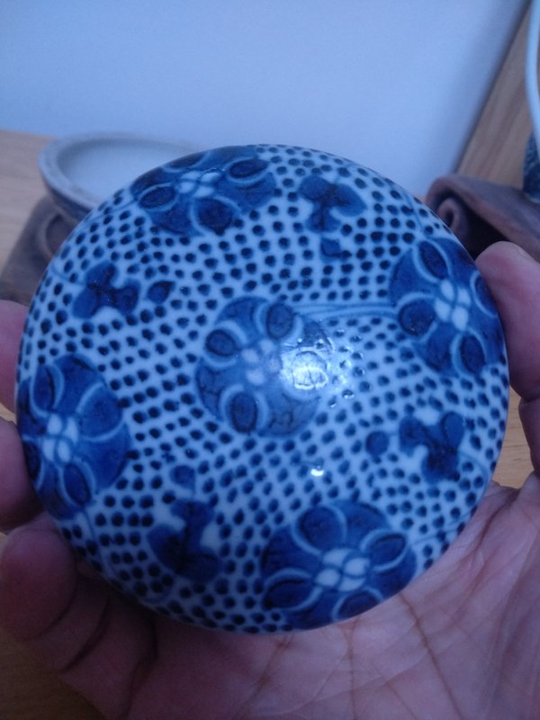 古玩陶瓷清中期花卉紋青花蓋盒拍賣,當前價格666元