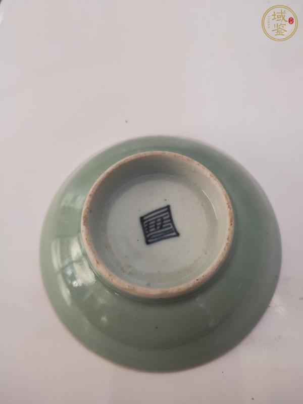 古玩陶瓷豆青釉盤真品鑒賞圖