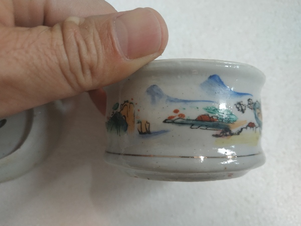 古玩陶瓷粉彩山水紋蓋罐拍賣,當前價格168元