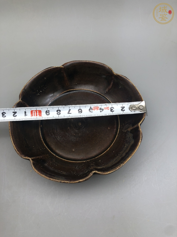 古玩陶瓷宋代·醬釉花口洗真品鑒賞圖