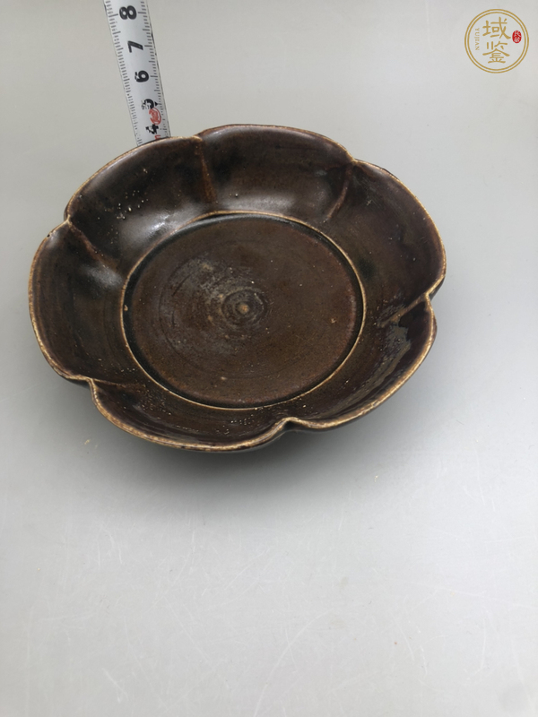古玩陶瓷宋代·醬釉花口洗真品鑒賞圖