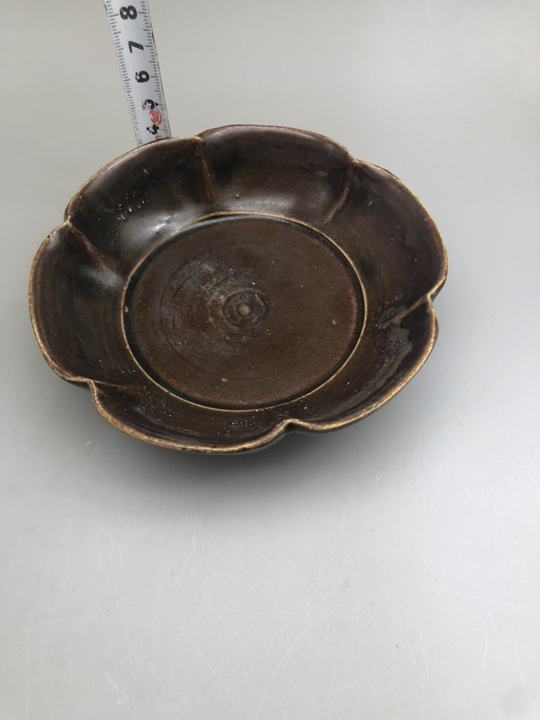 古玩陶瓷醬釉花口盤拍賣，當(dāng)前價(jià)格1880元