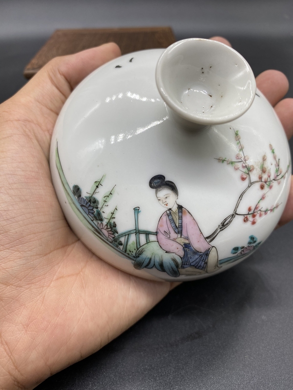 古玩陶瓷粉彩人物蓋缸拍賣,當前價格1000元
