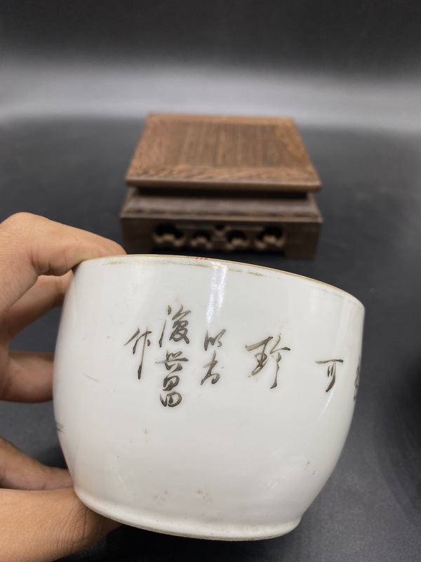 古玩陶瓷粉彩人物蓋缸拍賣,當前價格1000元
