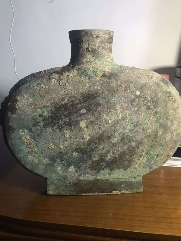 古玩铜器扁壶拍卖，当前价格28888元