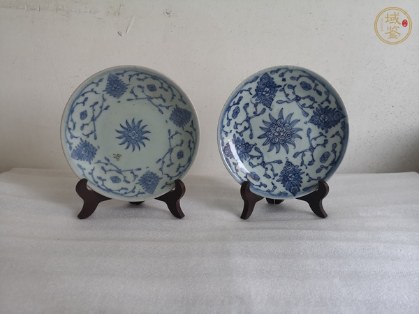 古玩陶瓷清中·青花花卉紋盤一對真品鑒賞圖