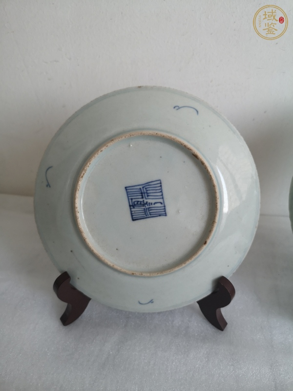 古玩陶瓷清中·青花花卉紋盤一對真品鑒賞圖