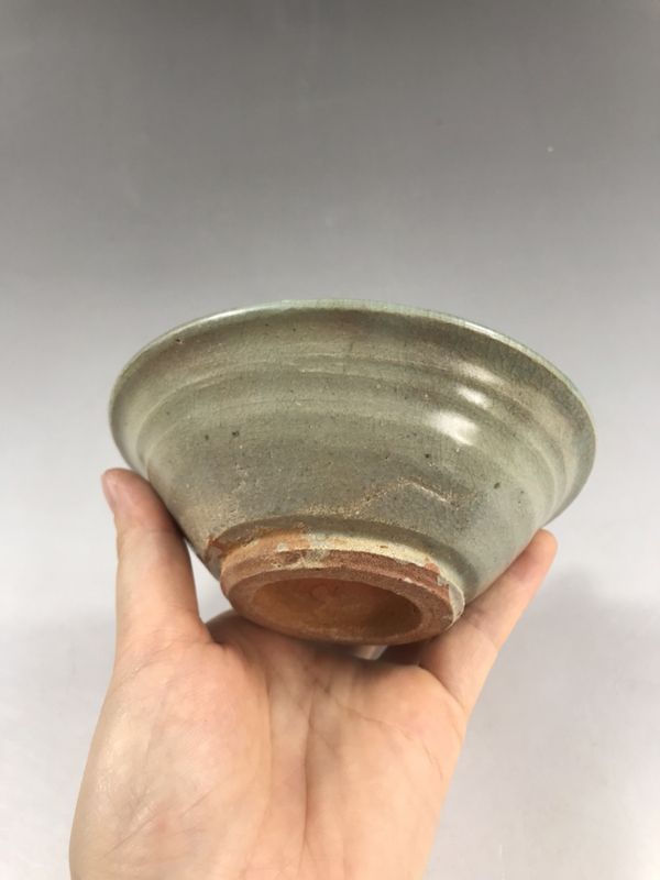 古玩陶瓷專家估價3千的東西—元代龍泉窯粉青釉斗笠碗拍賣,當前價格999元