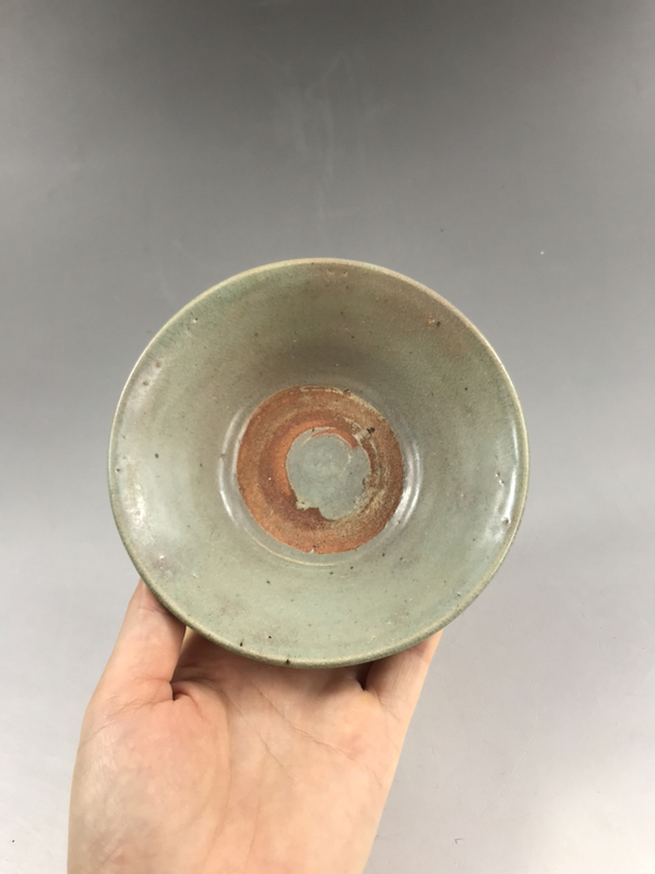 古玩陶瓷專家估價3千的東西—元代龍泉窯粉青釉斗笠碗拍賣,當前價格999元