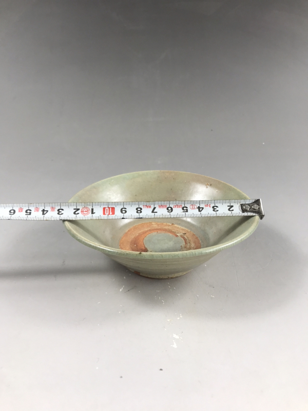 古玩陶瓷專家估價3千的東西—元代龍泉窯粉青釉斗笠碗拍賣,當前價格999元