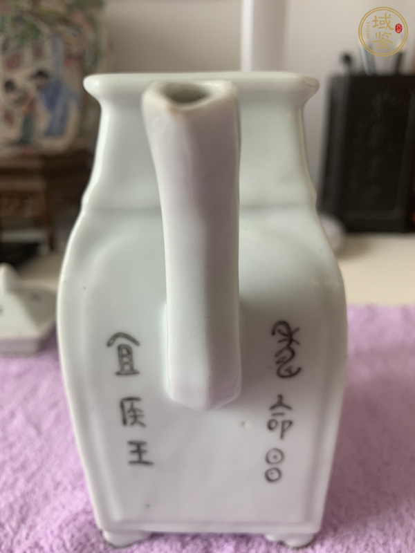 古玩陶瓷粉彩人物紋茶壺真品鑒賞圖