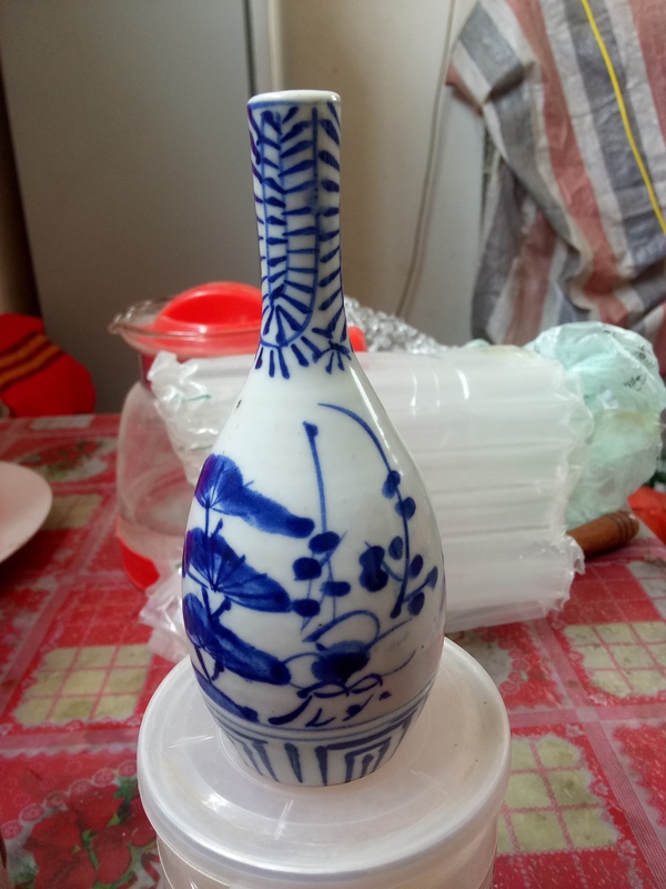 古玩陶瓷【民國(guó)】長(zhǎng)頸鹿青花瓶拍賣,當(dāng)前價(jià)格8888元