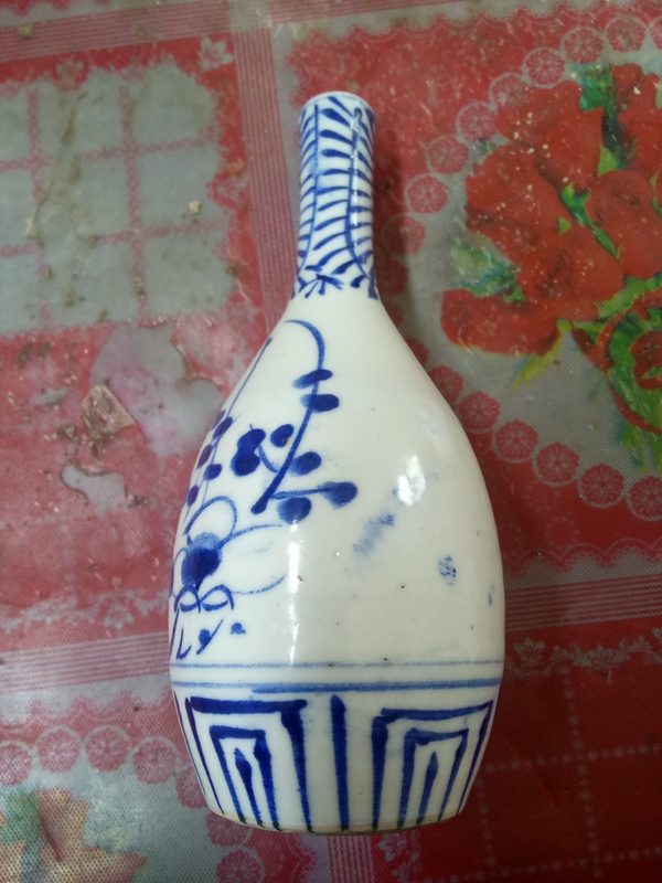 古玩陶瓷【民國(guó)】長(zhǎng)頸鹿青花瓶拍賣,當(dāng)前價(jià)格8888元