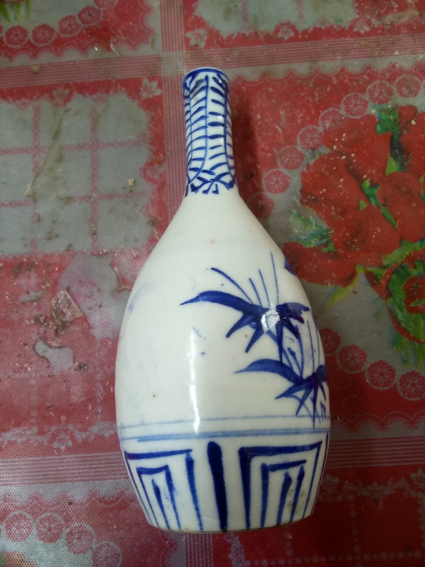 古玩陶瓷【民國(guó)】長(zhǎng)頸鹿青花瓶拍賣,當(dāng)前價(jià)格8888元