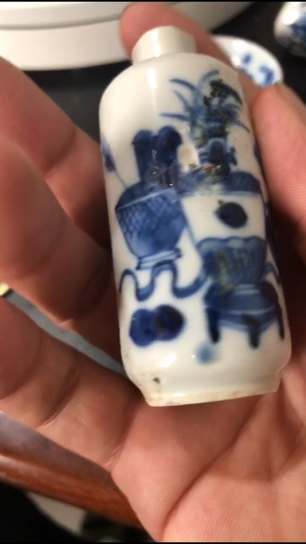 古玩陶瓷【清】青花博古花卉紋鼻煙壺拍賣,當(dāng)前價(jià)格3888元