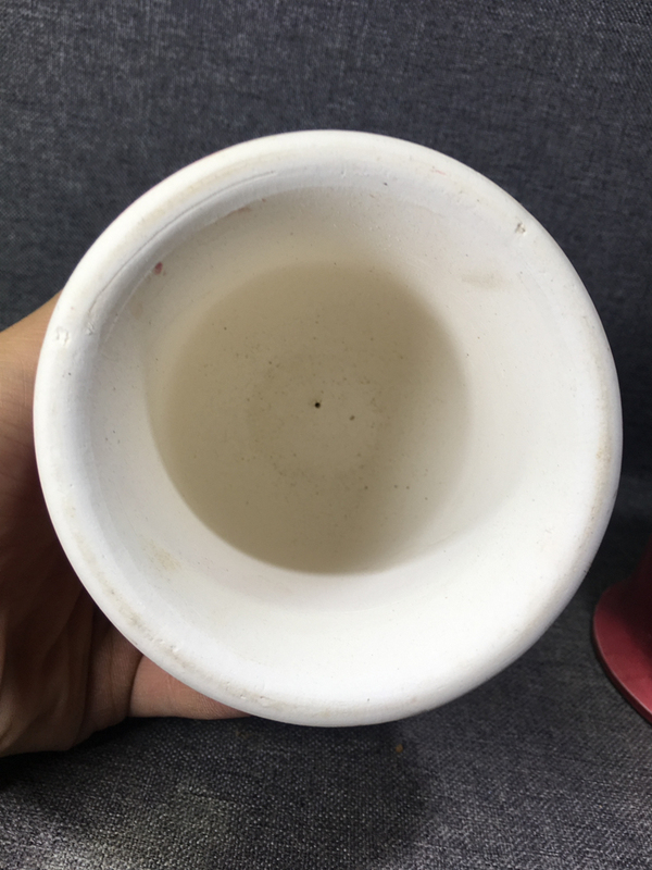 古玩陶瓷70年代精品胭脂紅釉燭臺一對,老庫存原盒子拍賣,當前價格189元