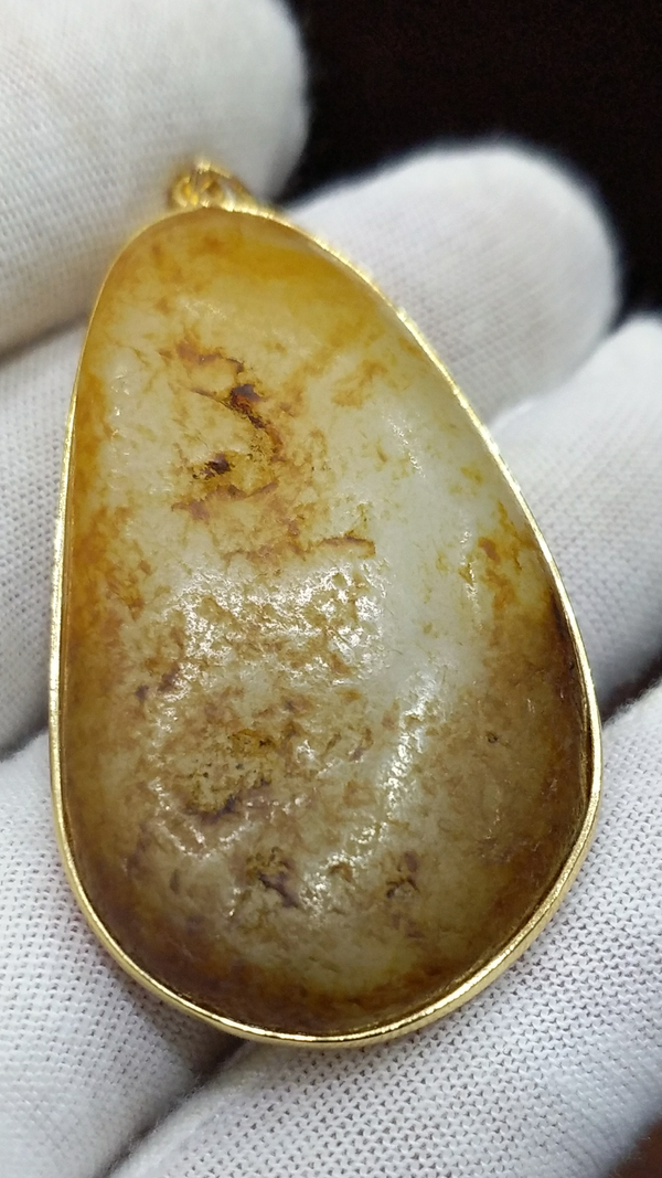 古玩玉器和田籽料掛件拍賣,當前價格9999元