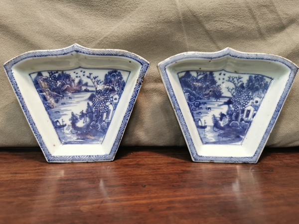 古玩陶瓷清中期 青花攢盤兩只拍賣,當前價格900元